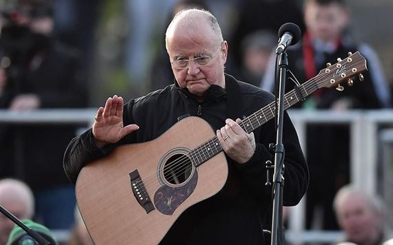 WATCH: Christy Moore performs a few tunes in new video