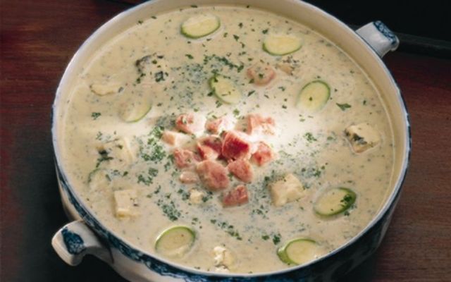 Straight from Ireland! Bacon, courgette, and Cashel Blue cheese soup recipe