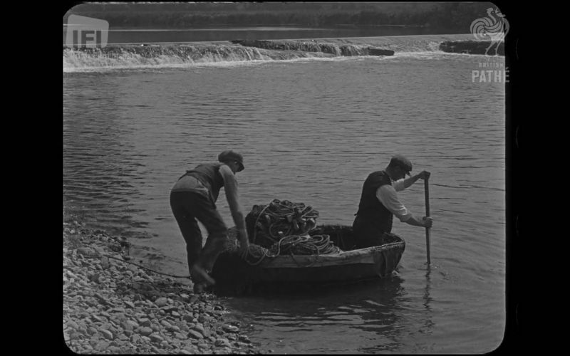 WATCH: The amazing handiwork of Irish men making a fishing boat in 1931