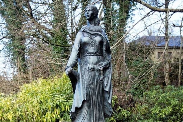 A statue of the Pirate Queen, Grace O’Malley.
