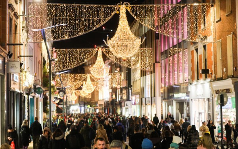 Christmas lights arrive to Dublin's Grafton Street