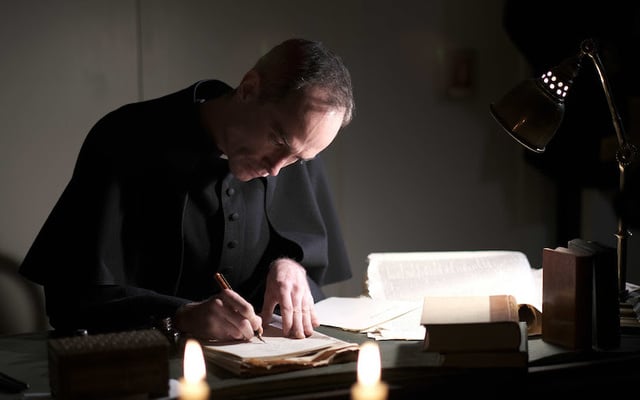 \"Pogrom Bhéal Feiriste,\" a new program airing on TG4, tells the story of the book written by Catholic priest Fr John Hassan of the violence he witnessed in Belfast in the early 1920s. 