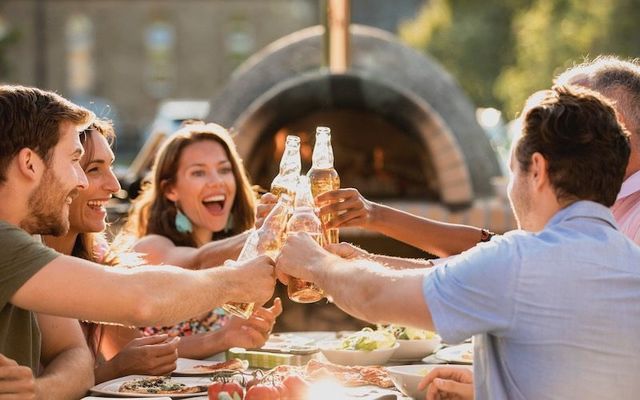 A new study has revealed the best cities and towns in Ireland for outdoor dining.