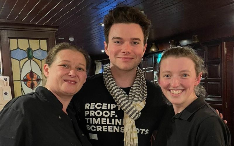 "Glee" star delights Irish locals after popping into Co Laois pub 