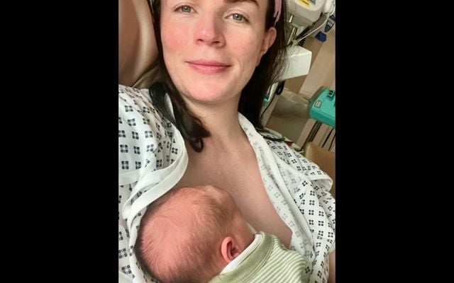 Irish comedian Aisling Bea shares a snap of her with her newborn baby.\n