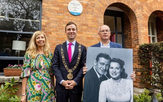 September 7, 2024: Lord Mayor of Dublin James Geoghegan (center) with Rita Purcell and Padraig Collins, owners of 32 Beechwood Avenue Upper.