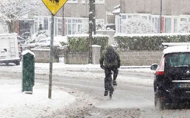 Met Éireann has issued a Status Yellow Low Temperature/Ice warning for all of Ireland, with widespread frost and ice as temperatures fall to -3 degrees or below in many areas.