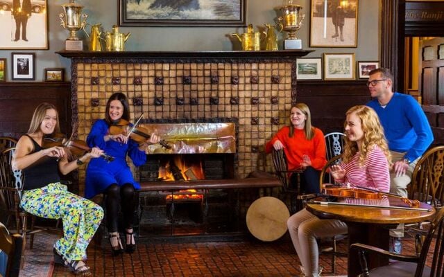 Traditional music, Ballynahinch Castle Hotel, Co Galway