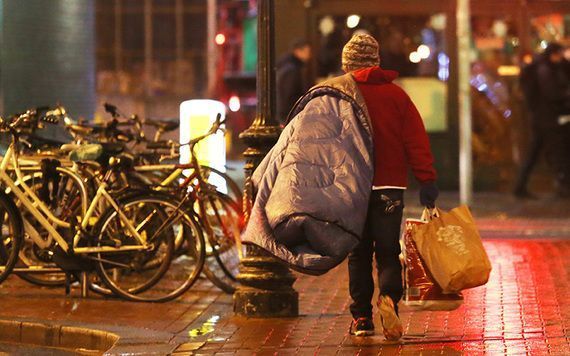 Irish Homeless Exec Tells People Not To Feed The Homeless   Cropped Resized Homeless Streets Dublin Rain Rollingnews 