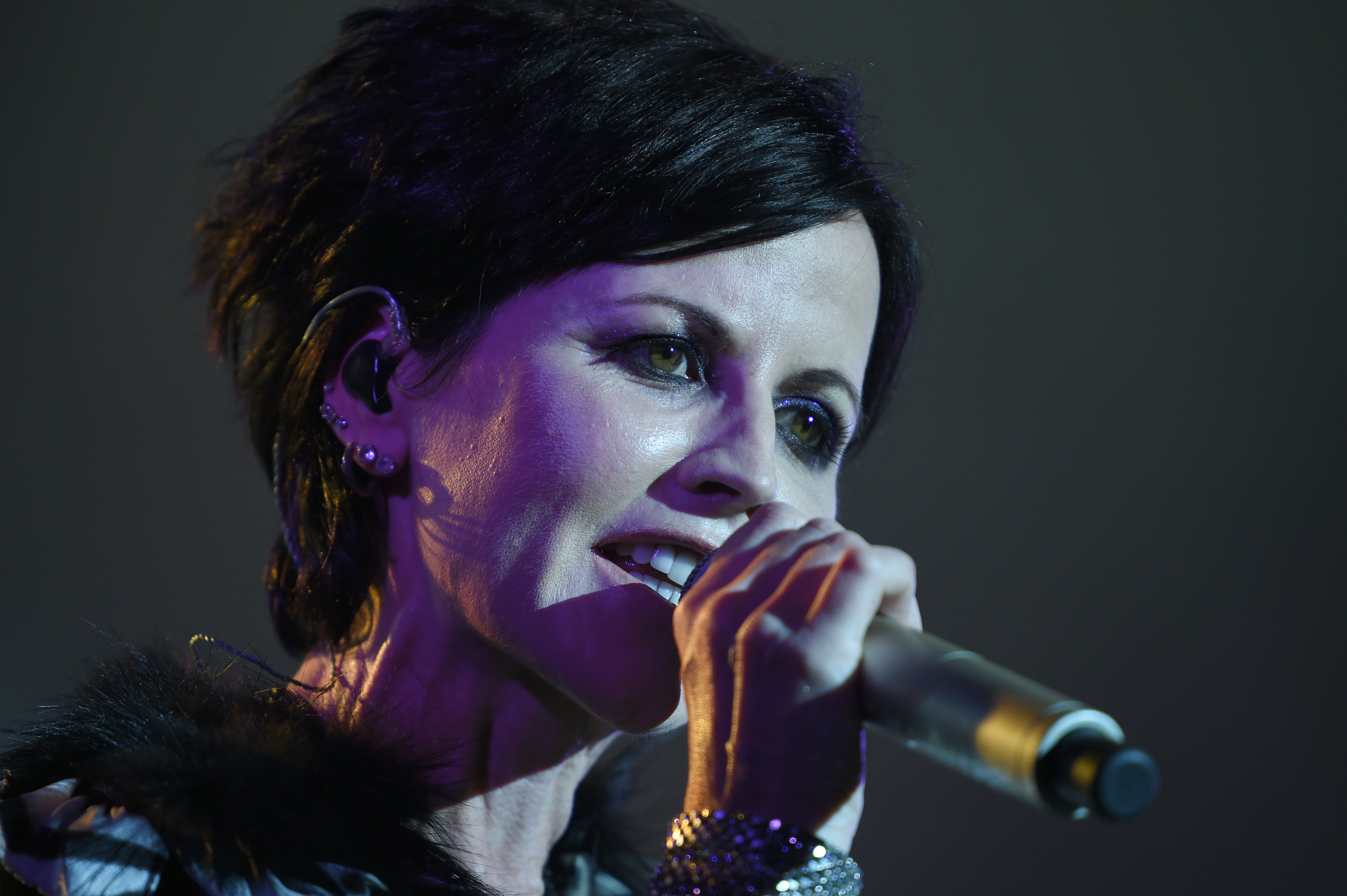 Dolores O Riordan Song Featured In Netflix S Angela S Christmas Irishcentral Com