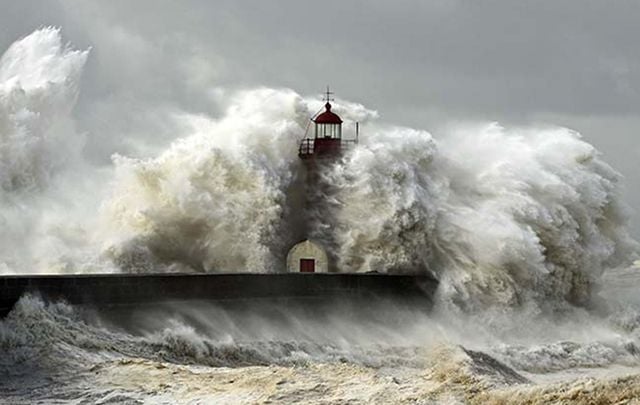 \"The Night of the Big Wind\": Thousands left homeless in storm that destroyed 25% of houses in Dublin.