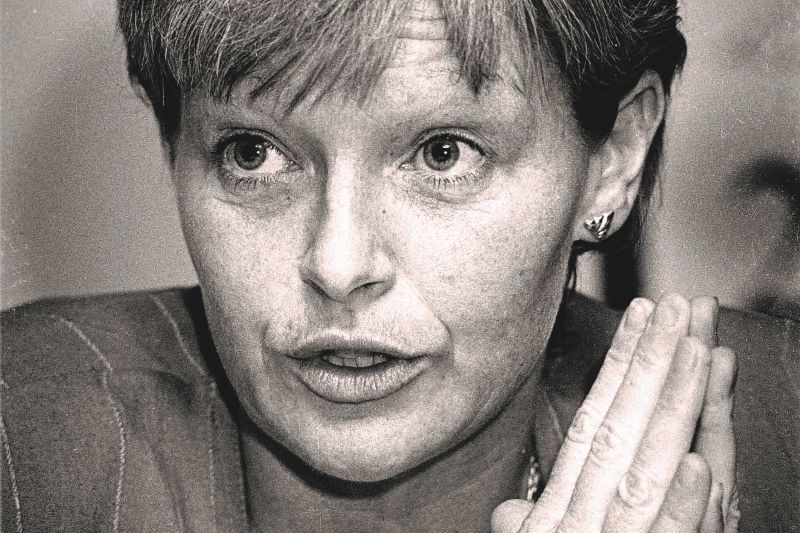 1996 - Journalist Veronica Guerin is murdered in Dublin