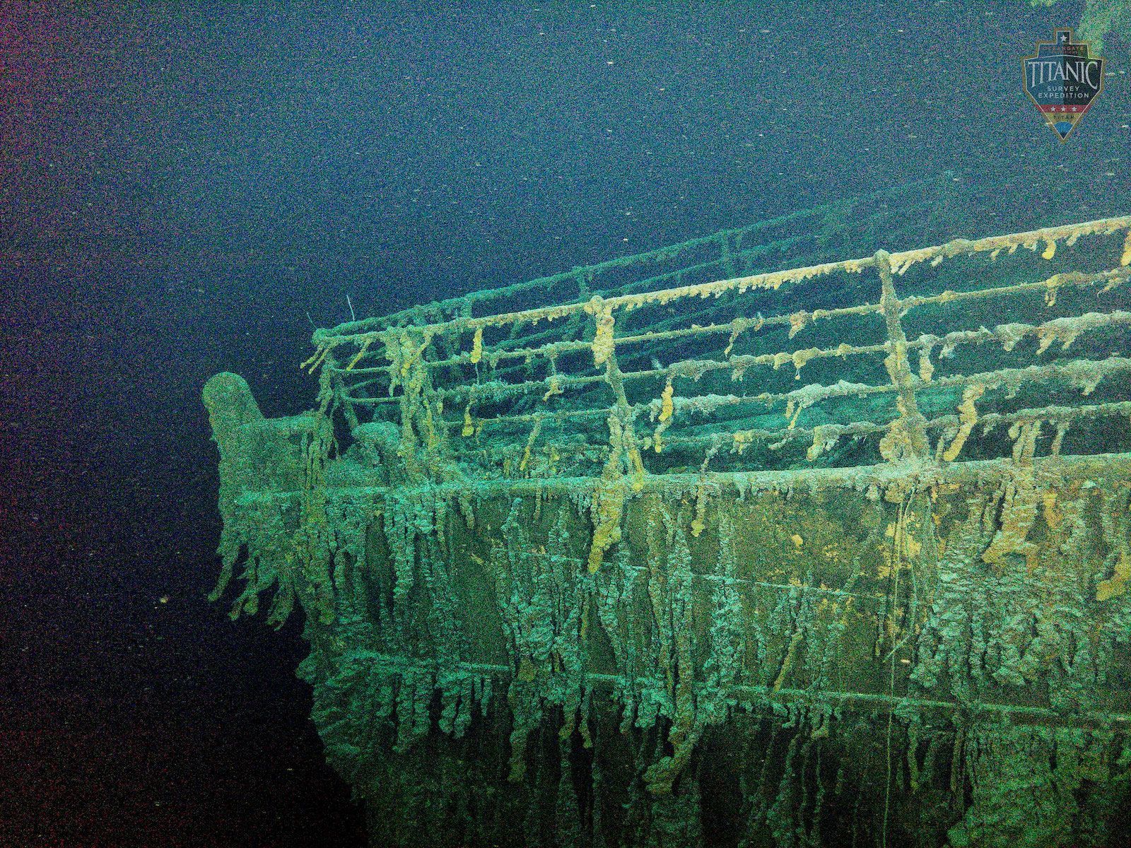 inside the titanic underwater bodies