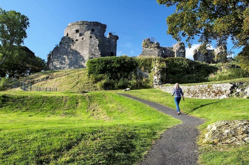 Dundrum Castle. (Ireland's Content Pool)
