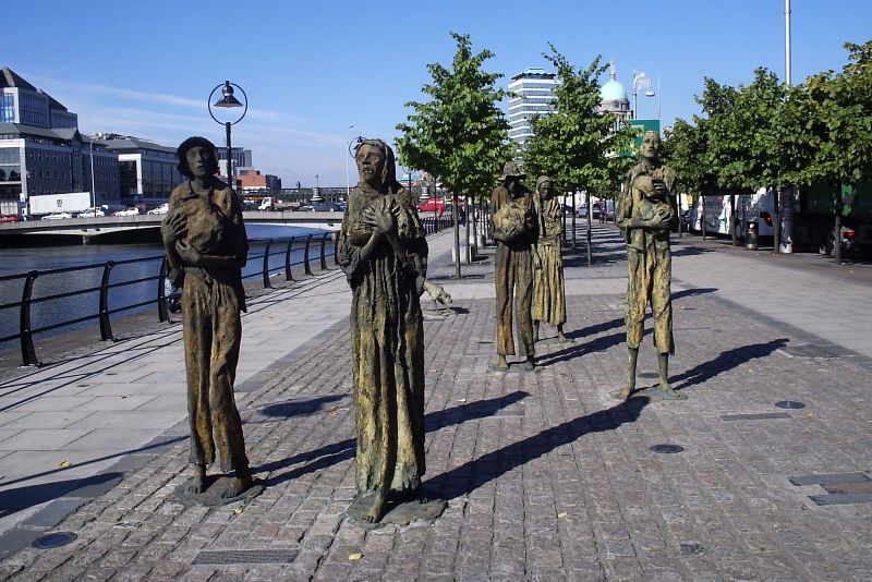 The Famine Memorial in Dublin. (Public Domain / Sebb)